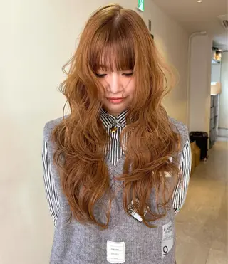 ロング カラー mizuki/ピンク ベージュ.レイヤーのヘアスタイル