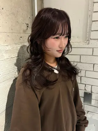 セミロング カラー Yui⭐️ 透け感カラーのヘアスタイル
