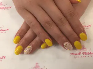 ネイル ネイルリボン 受付スタッフのネイルデザイン