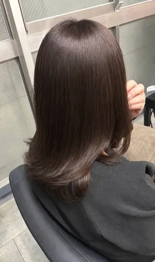 ミディアム カラー ユージ / ケアブリーチ/透明感のヘアスタイル