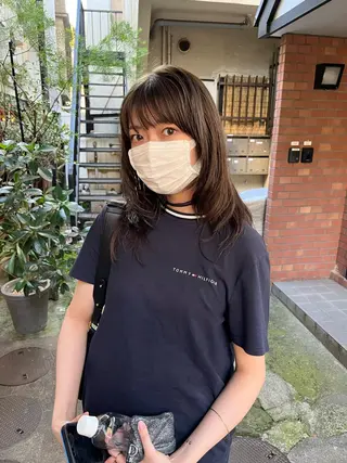 セミロング 金田 夏野のヘアスタイル