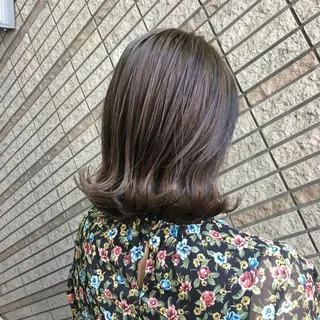カラー ブリーチ/バレイヤ ージュ川端裕司のヘアスタイル