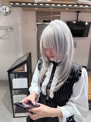 セミロング カラー レイヤーブリーチ特化 ホワイト専門/岸のヘアスタイル