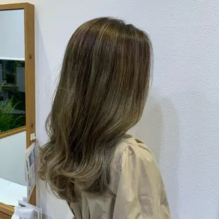 ロング カラー 川口 絵理のヘアスタイル