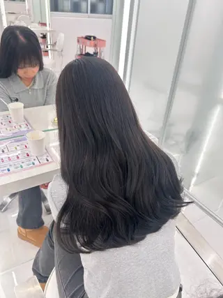 ロング 前髪/顔周り/透明感 艶カラーとどさんのヘアスタイル