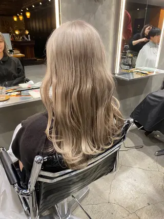 セミロング カラー 透明感カラー🌿 グレージュ🐺陽介のヘアスタイル