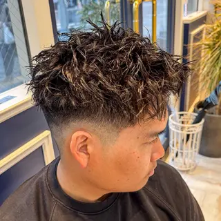 ショート パーマ メンズ 吉田 新平のヘアスタイル