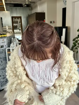 ミディアム まほ/レイヤーカット 🍒🤍透明感カラーのヘアスタイル