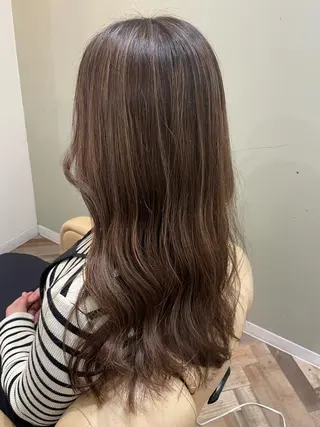 ロング 寺本 早希のヘアスタイル