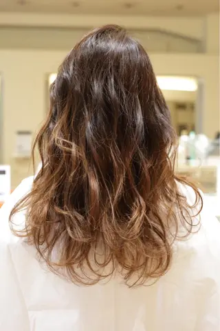ミディアム セミロング カラー タジマ ヤスヒサのヘアスタイル