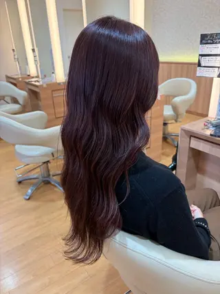 ロング 岡 愛梨のヘアスタイル