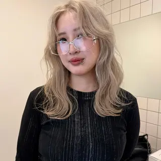 ミディアム 舟橋耀/ブリーチカラ ー/レイヤーカットのヘアスタイル