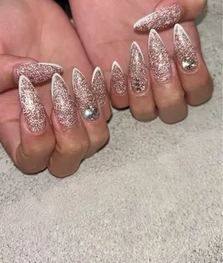 ネイル 安藤 彩乃のネイルデザイン