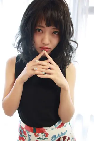 ミディアム カラー パーマ tuuli トゥーリのヘアスタイル
