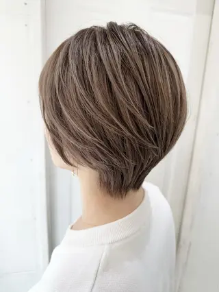 ショート カラー 中目黒✂︎店長✂︎ TOMOHIROのヘアスタイル