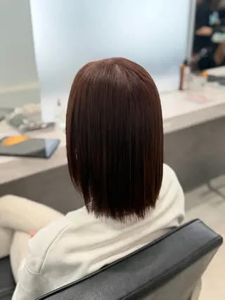 ショート カラー 岡田 詠のヘアスタイル