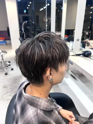 カラー Lia 瑠莉花のヘアスタイル