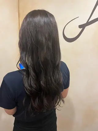ロング カラー 秋澤 楓のヘアスタイル