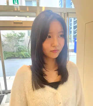 ロング 山口 愛結のヘアスタイル