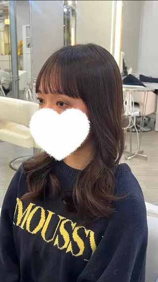 ロング フルカワ リナのヘアスタイル