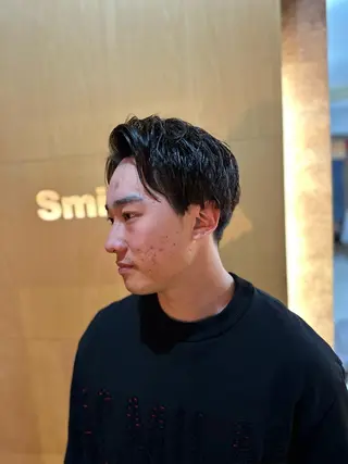 ショート メンズ フェードとパーマ特化 小池 魔裟斗のヘアスタイル