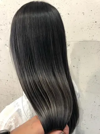 カラー 360°キレイな ショートカットのヘアスタイル