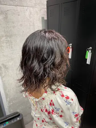 ミディアム パーマ レイヤー/透けカラー アレンジ/篠崎渚彩のヘアスタイル