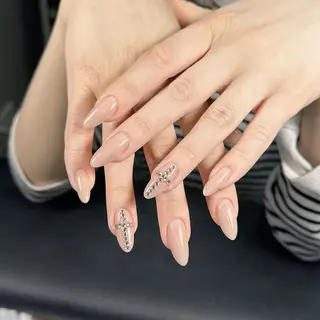 カラー AIN Nailのネイルデザイン