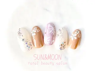 ネイル SUN&MOON REOのネイルデザイン