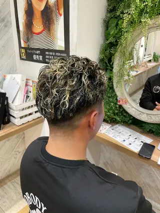 パーマ メンズ ブリーチ超特化美容師 ☯️ルカ✡️💫のヘアスタイル