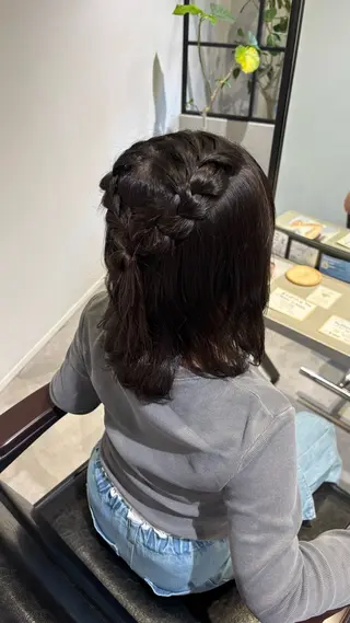 セミロング YURINO /ボブ ベージュ/ハイトーンのヘアスタイル