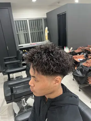 ショート パーマ メンズ 渡邉 勇樹のヘアスタイル