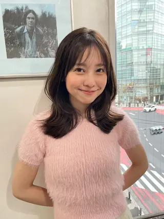 ミディアム カラー 小林 千紗のヘアスタイル