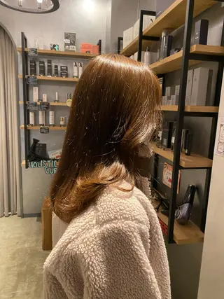 ミディアム 羽根 ひよりのヘアスタイル