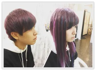 カラー ヨシダ アズサのヘアスタイル