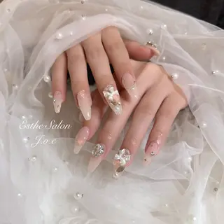 ネイル 廣瀬 春奈のネイルデザイン