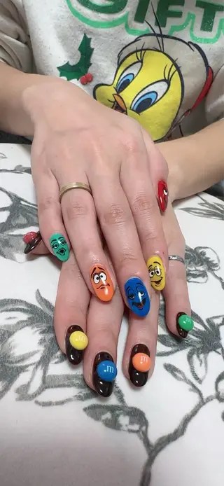 ネイル Toujours 代表柳生理恵のネイルデザイン