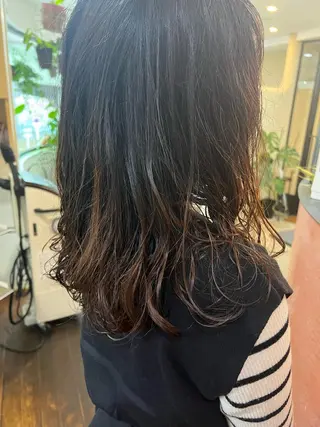 セミロング パーマ 角戸 りおのヘアスタイル