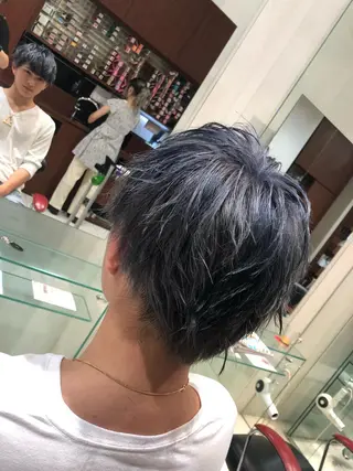 ショート カラー ムトウセイマ/ 縮毛矯正/ブリーチのヘアスタイル