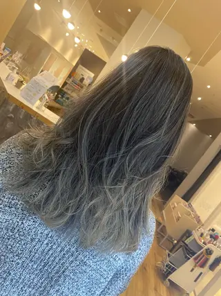 セミロング カラー ハイトーンヘア/ 島崎　タクミのヘアスタイル
