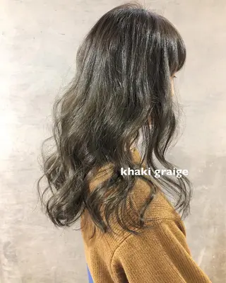 ロング カラー ツキノキ ミナのヘアスタイル