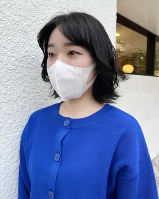 ミディアム 西浦 杏音のヘアスタイル
