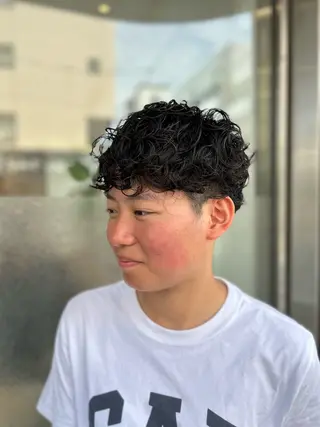 ショート パーマ メンズハイライト × perm Runoのヘアスタイル