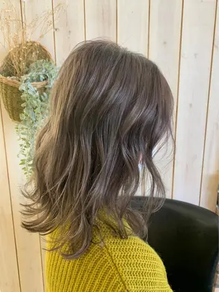 ミディアム 中井 茅佳のヘアスタイル