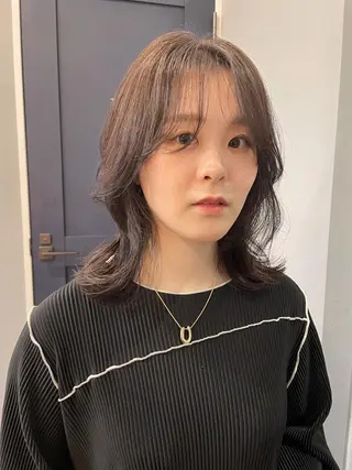 セミロング カラー 狩野 羅夢のヘアスタイル