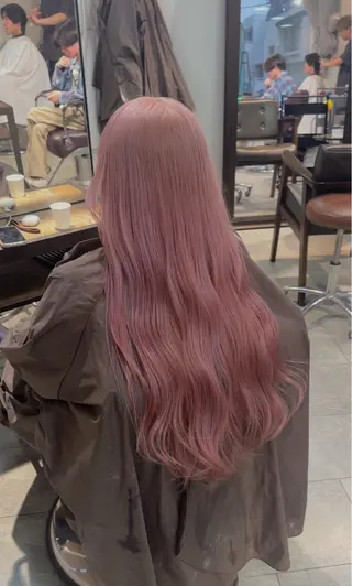 ロング カラー パーマ ヘアアレンジ ブリーチカラー🤍 颯馬🐈‍⬛のヘアスタイル