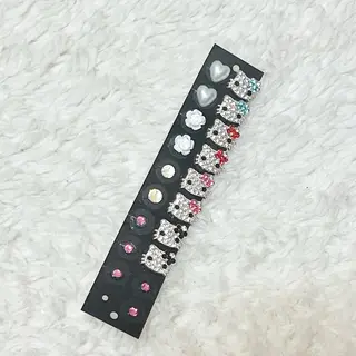 MIKA／耳ツボ ／マグネットネイルのネイルデザイン