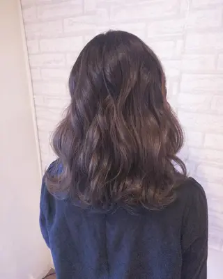 セミロング カラー RU RIのヘアスタイル
