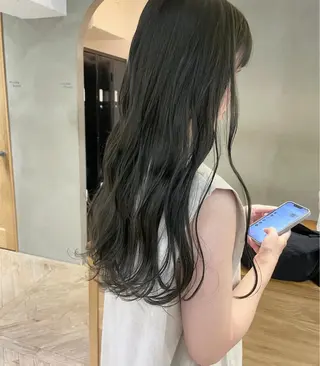 ロング カラー レイヤーカット🐩 透明感カラー モカのヘアスタイル