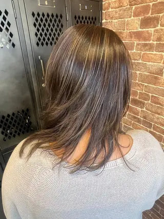 ミディアム カラー パーマ ヘアアレンジ メンズ キッズ ネイル マツエク・マツパ アイブロウ 久木原 ゆりのヘアスタイル